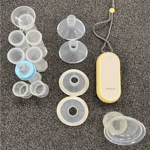 Medela Freestyle Breast Pump + Accessories